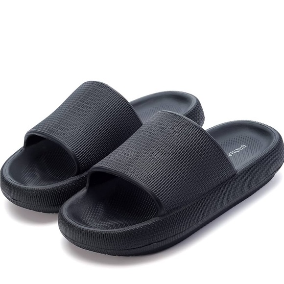 Bronax Cloud Slippers for Women and Men Pillow House Slippers - Picture 1 of 11